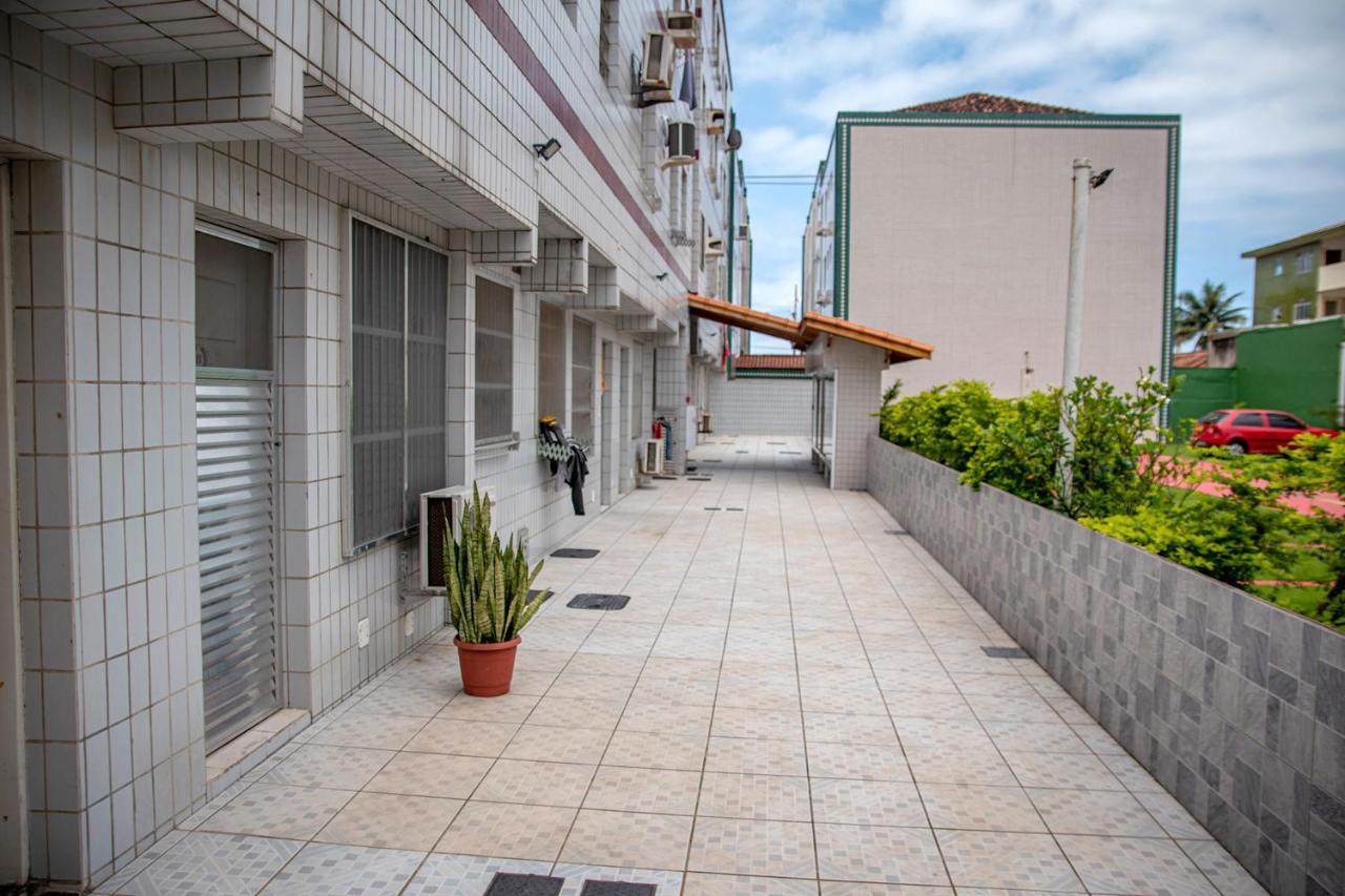 Апартаменты Apartamento A 80M Da Praia Do Forte - Praia Grande Прая-Гранди Экстерьер фото